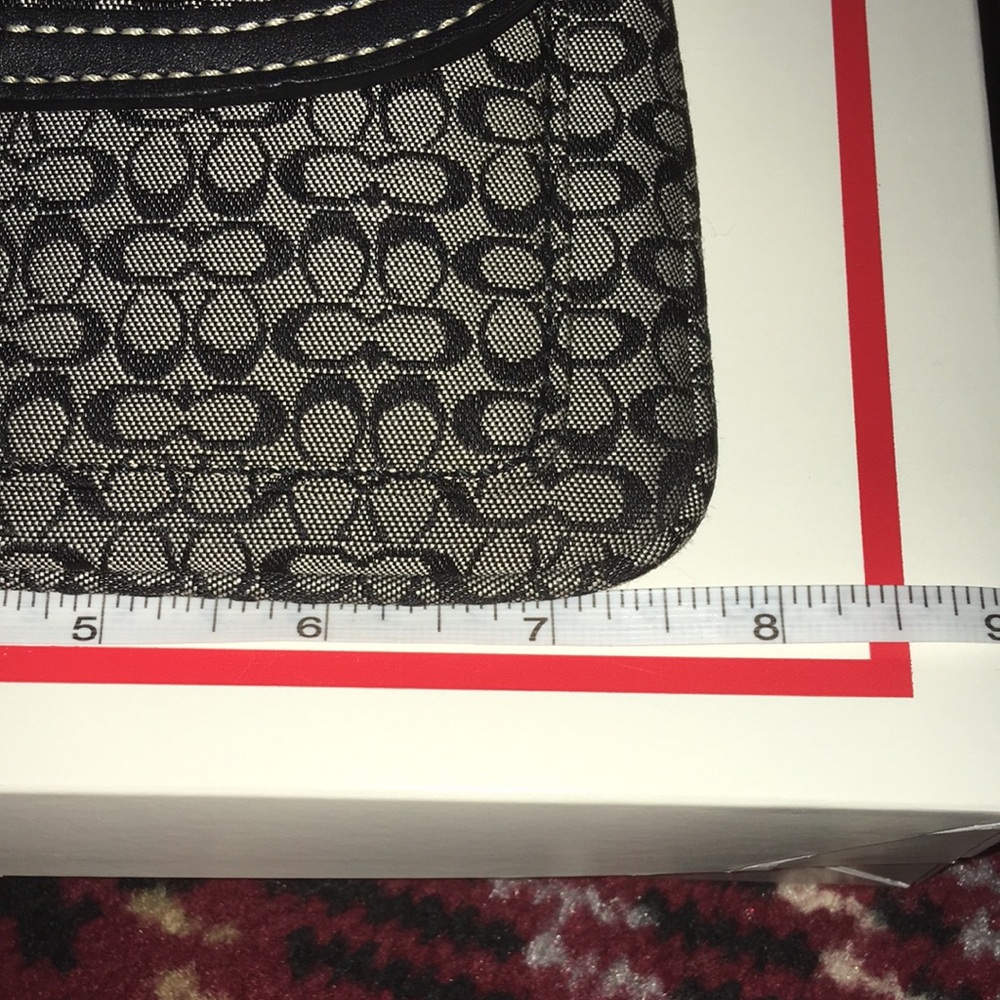 Coach wristlet - Picture 3 of 5